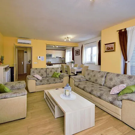 Willa Natasha By Interhome Makarska