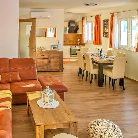 Natasha By Interhome Willa Makarska